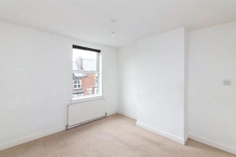 3 bedroom terraced house to rent, Wayland Road, South Yorkshire S11