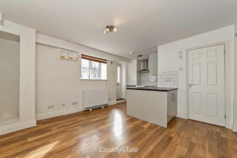 2 bedroom apartment to rent, D`ennis Court, Grange Street, St Albans