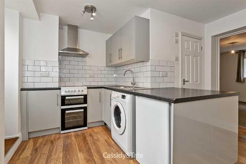 2 bedroom apartment to rent, D`ennis Court, Grange Street, St Albans