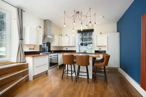 4 bedroom detached house for sale, Main Street South, Leeds LS25