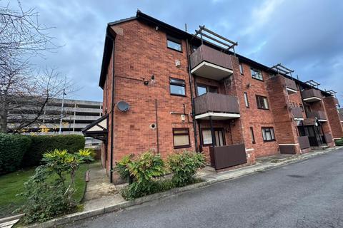 Northumberland Crescent, Manchester, M16