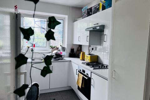 3 bedroom apartment to rent, Hendale House, Upper Clapton Road, Hackney, E5