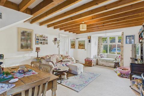 2 bedroom cottage for sale, Baughton, Worcester