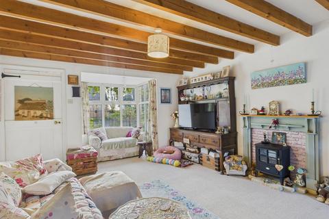 2 bedroom cottage for sale, Baughton, Worcester