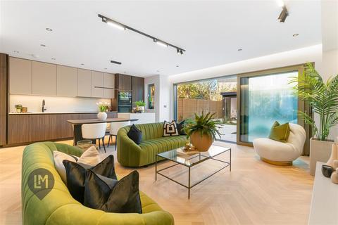 3 bedroom flat for sale, Marius Road, London