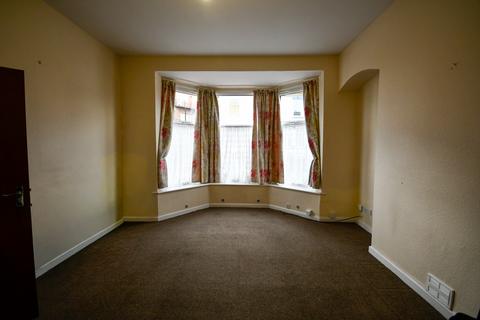 4 bedroom end of terrace house for sale, Marshfield Avenue