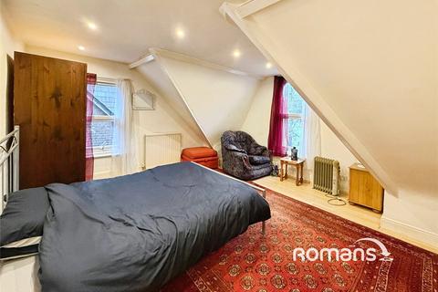 1 bedroom in a house share to rent, London Road, High Wycombe, Buckinghamshire, HP11