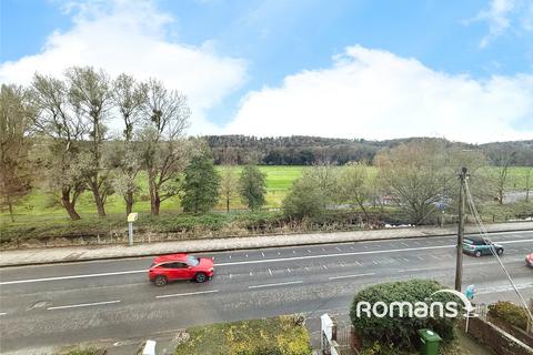 1 bedroom in a house share to rent, London Road, High Wycombe, Buckinghamshire, HP11