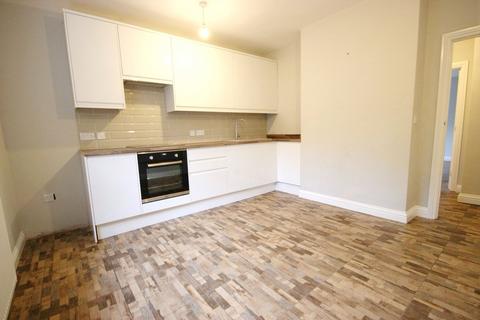 2 bedroom end of terrace house to rent, High Street, Rushden NN10