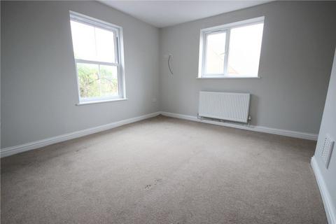 2 bedroom end of terrace house to rent, High Street, Rushden NN10