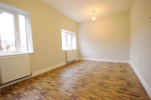2 bedroom end of terrace house to rent, High Street, Rushden NN10