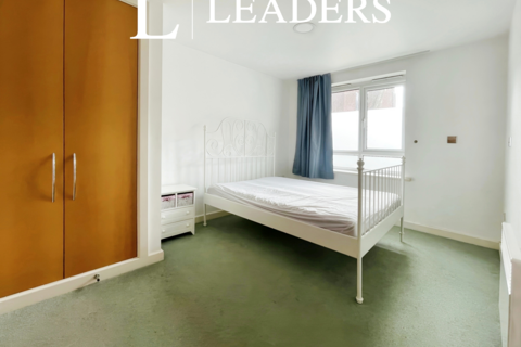2 bedroom flat to rent, Gloucester Square, Southampton, SO14