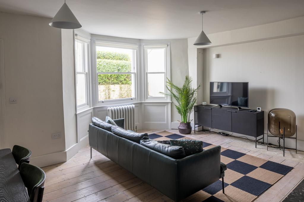 321417 tmh 7 sea view terrace margate ct9 5 bj...