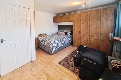 2 bedroom flat to rent, James Street, Hampshire SO14