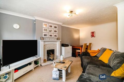 2 bedroom maisonette for sale, Kerscott Road, Manchester