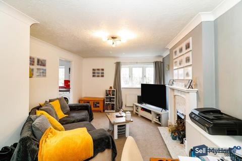 2 bedroom maisonette for sale, Kerscott Road, Manchester
