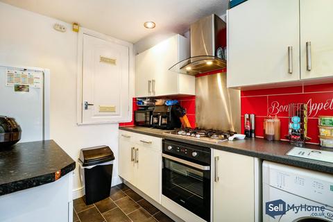 2 bedroom maisonette for sale, Kerscott Road, Manchester