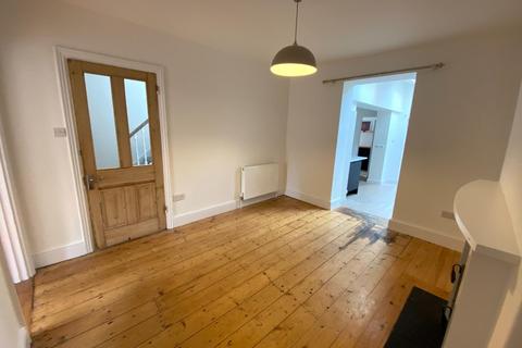 3 bedroom end of terrace house to rent, Norbins Road, Glastonbury