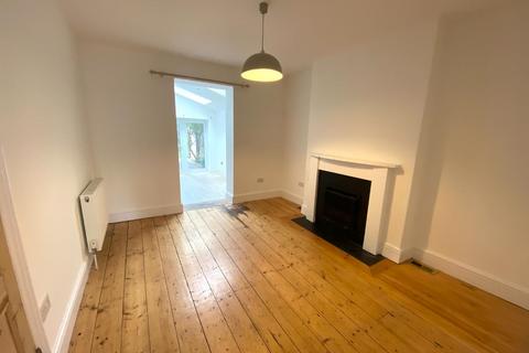 3 bedroom end of terrace house to rent, Norbins Road, Glastonbury