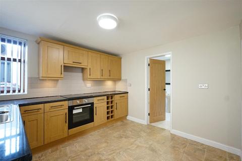 3 bedroom end of terrace house to rent, Holborn Hill, Millom