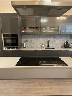 3 bedroom flat to rent, 66 LEXUM GARDENS, W8 5