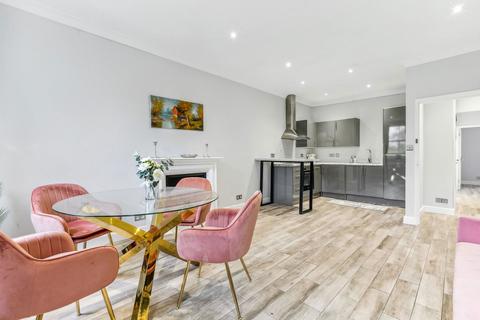 3 bedroom flat to rent, Stanhope Gardens, London SW7