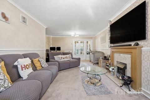 3 bedroom terraced house for sale, Bryanston Road, Tilbury, RM18