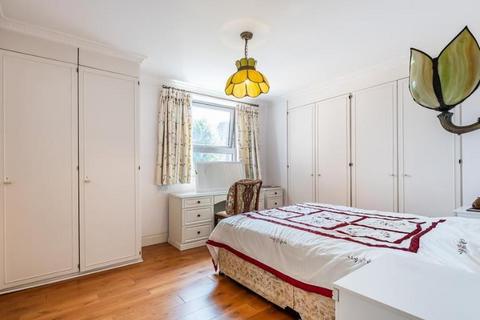 3 bedroom apartment to rent, Harewood Avenue, London NW1