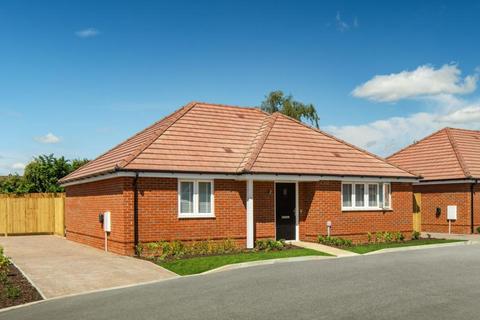 2 bedroom detached bungalow for sale, The Springs, Hambrook, PO18