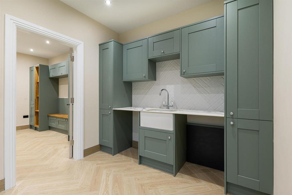 100464 Winkfield Hall North Street Winkfield (17) 