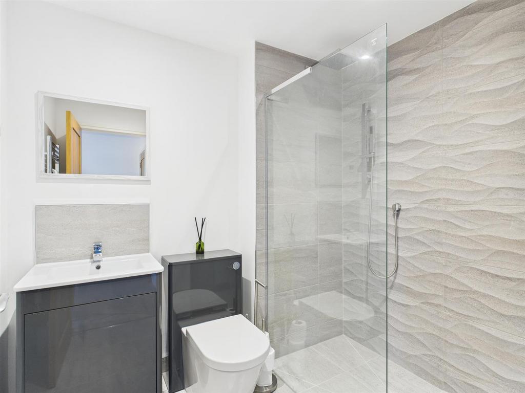 Bedroom 2 En-suite