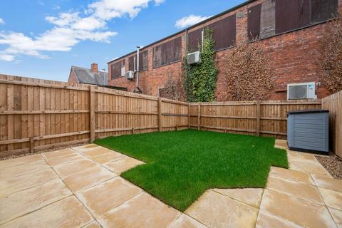 2 bedroom semi-detached house to rent, Charles Dyer Close, Melton Mowbray