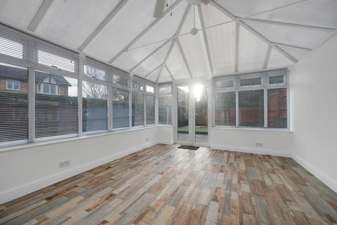 3 bedroom semi-detached house to rent, Meadowsweet Close, Melton Mowbray