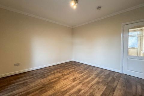 3 bedroom terraced house to rent, Queens Road, Fletton, Peterborough, PE2 8BP