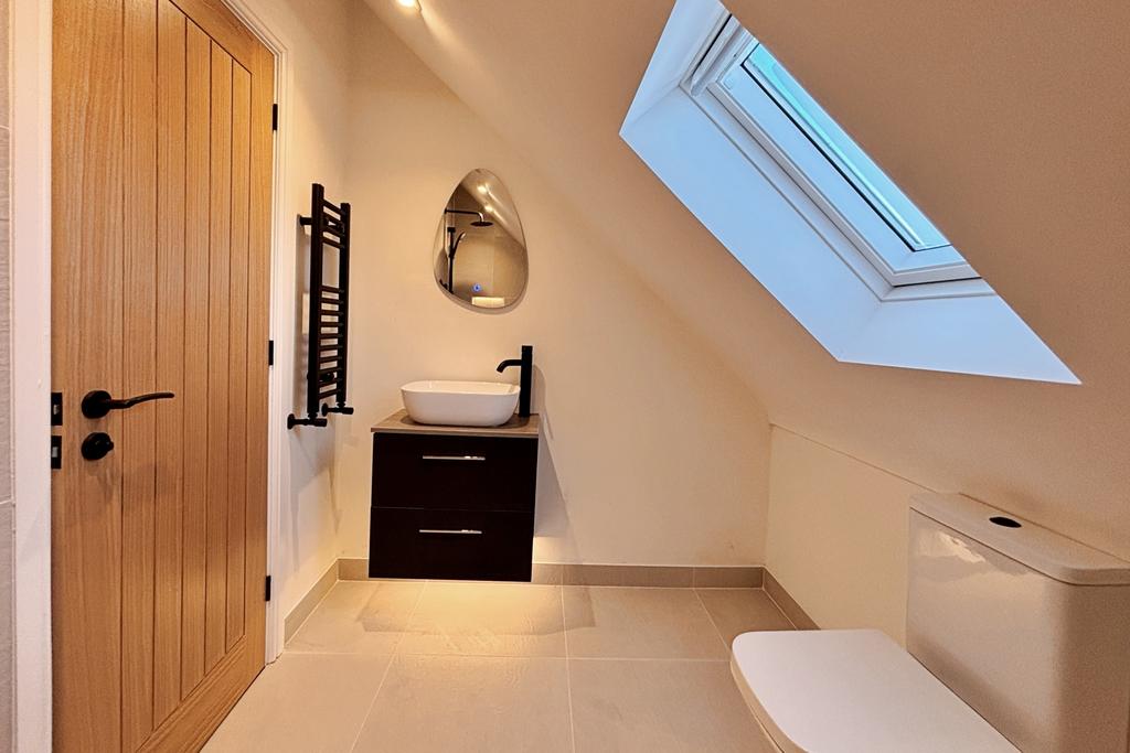Bed 1 ensuite