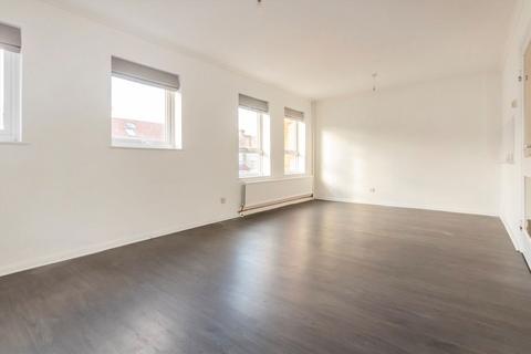 2 bedroom flat to rent, South Lane, New Malden KT3