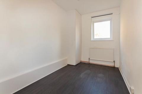 2 bedroom flat to rent, South Lane, New Malden KT3