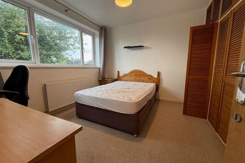 undefined, Oakfields, Guildford, GU3