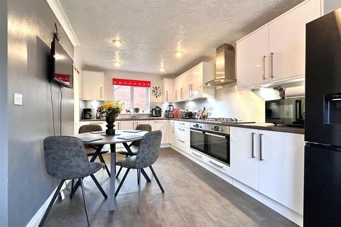 4 bedroom detached house for sale, Stirling Drive, Coddington, Newark