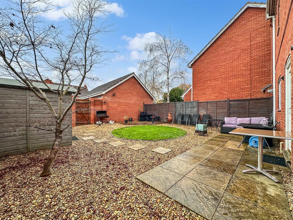 Lovely Enclosed Garden 653