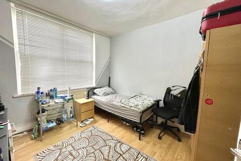 3 bedroom house for sale, Upperton Road West, London E13
