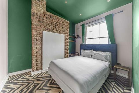 undefined, Cable Street, London E1W