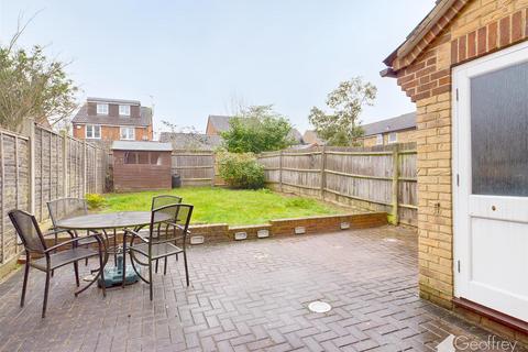 undefined, Sweyns Mead, Chells Manor, Stevenage SG2