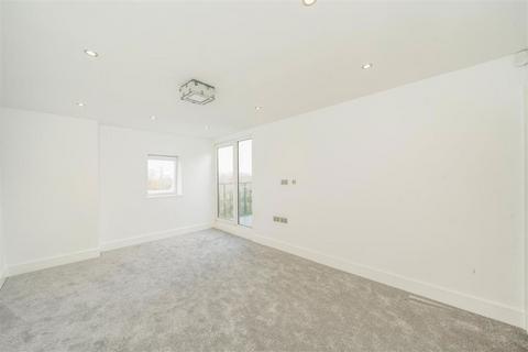 3 bedroom flat to rent, Mowbray Road, London NW6