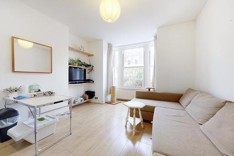 2 bedroom flat to rent, St Thomas's Road, Finsbury Park