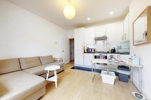 2 bedroom flat to rent, St Thomas's Road, Finsbury Park