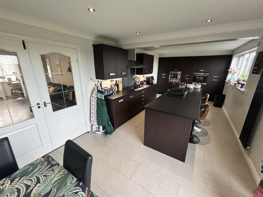 Open Plan Kitchen and Dining Room