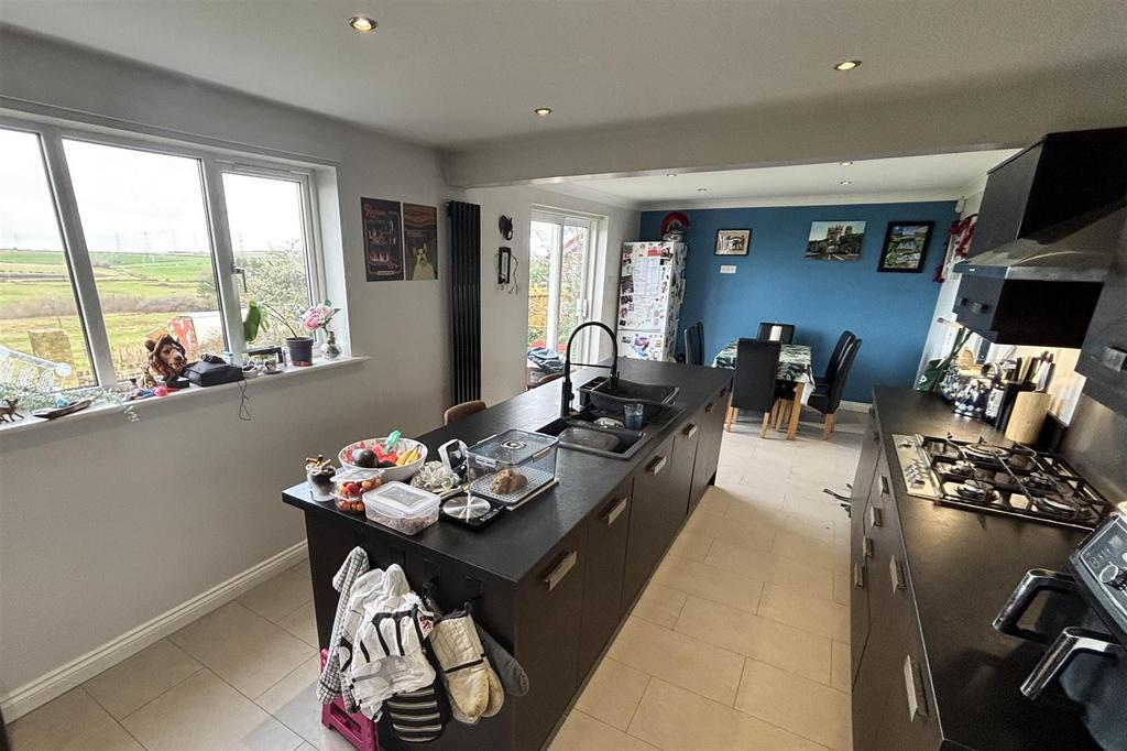 Open Plan Kitchen and Dining Room