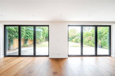 4 bedroom detached house to rent, Sidney Road, Walton-On-Thames, KT12