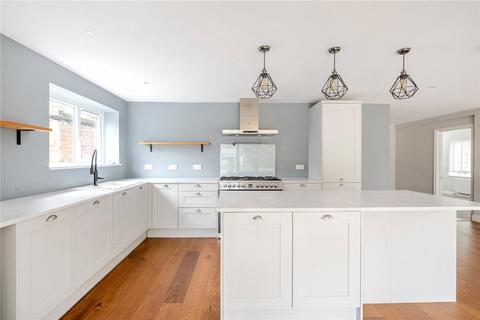 4 bedroom detached house to rent, Sidney Road, Walton-On-Thames, KT12